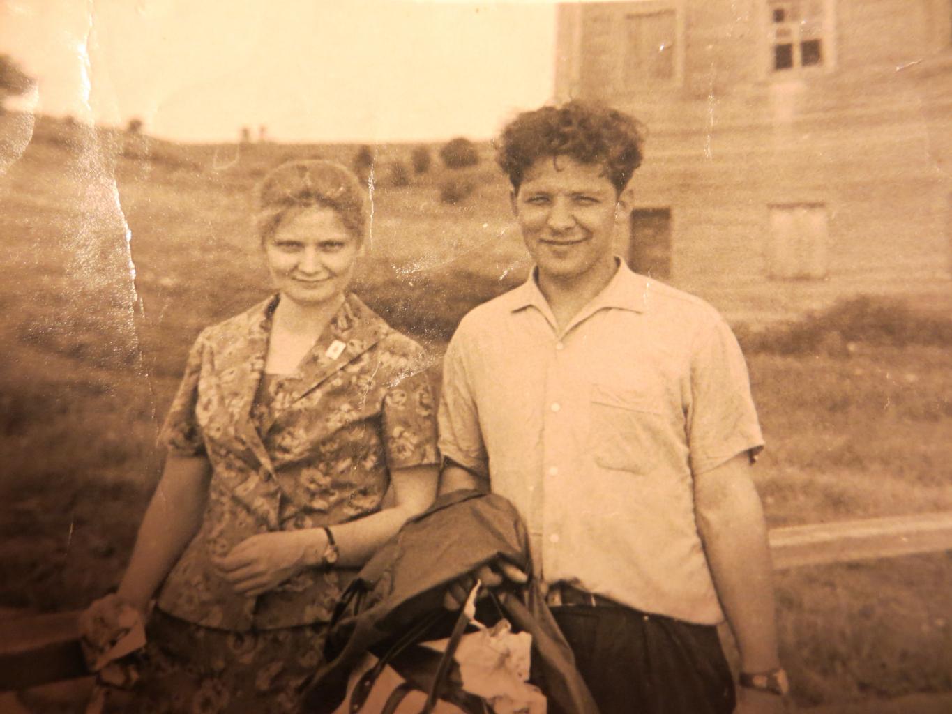 Н.Криничная и В.Пулькин на острове Кижи. Фото Н.П.Филатова. 1967(?) г.