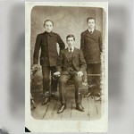 И.Вавилин (в центре), двое неизвестных мужчин
