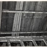 Преображенская церковь, о. Кижи. Раскрытый из-под тесовой обшивки потолок северного придела. Восстановленные балки.