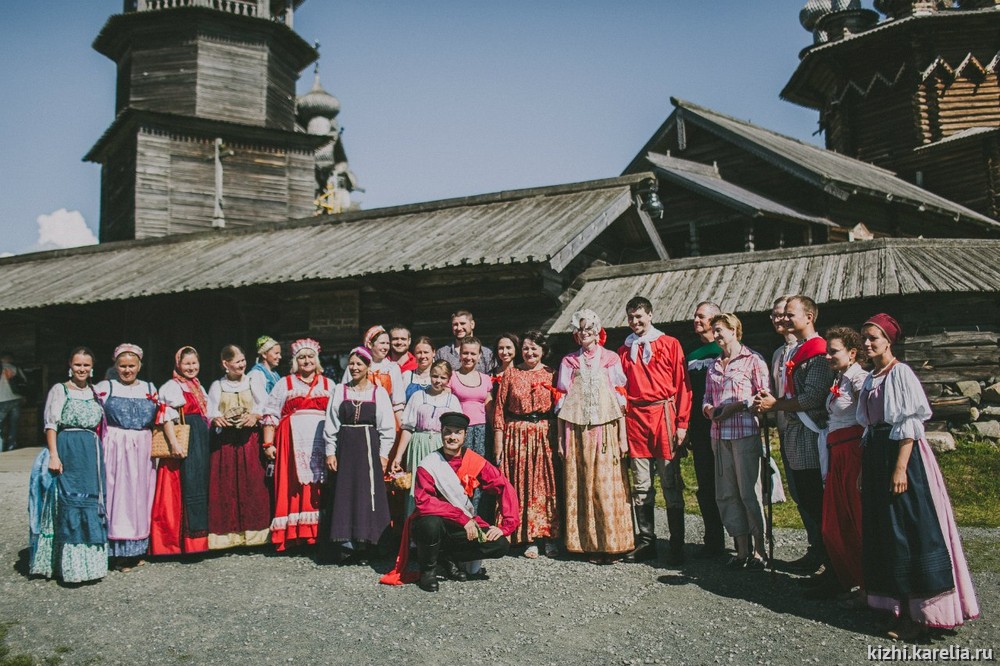 Участники традиционного заонежского свадебного обряда
