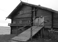 Дом Пономарева (Маньшина) – памятник народного деревянного зодчества, имеющий охранный статус памятника республиканского значения