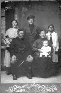 А. М. Пашкова в кругу семьи
