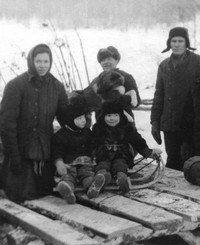 Семья Егоровых в деревне Речка