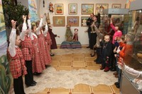 Выступление театра финской песни Ластенпиири для детей из реабилитационного центра