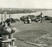 На южном конце острова Кижи, вид с колокольни Кижского погоста (до 1977 г.)