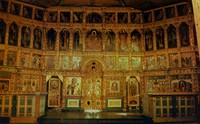 Золоченый резной иконостас барочного типа сохранился в Кижской Преображенской церкви, который, к сожалению, в настоящий момент в разобранном виде хранится в фондах музея «Кижи».