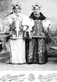 Фото 15. Анастасия Ивановна и Анна Ивановна Трегубовы. 1903–1904 гг. КП 1665