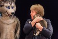 Известный российский путешественник Виктор Симонов подарил музею «Кижи» щенка хаски