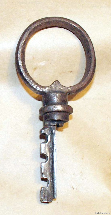 Ключ к замку навесному
