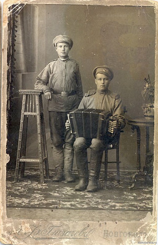 Два солдата Русской армии