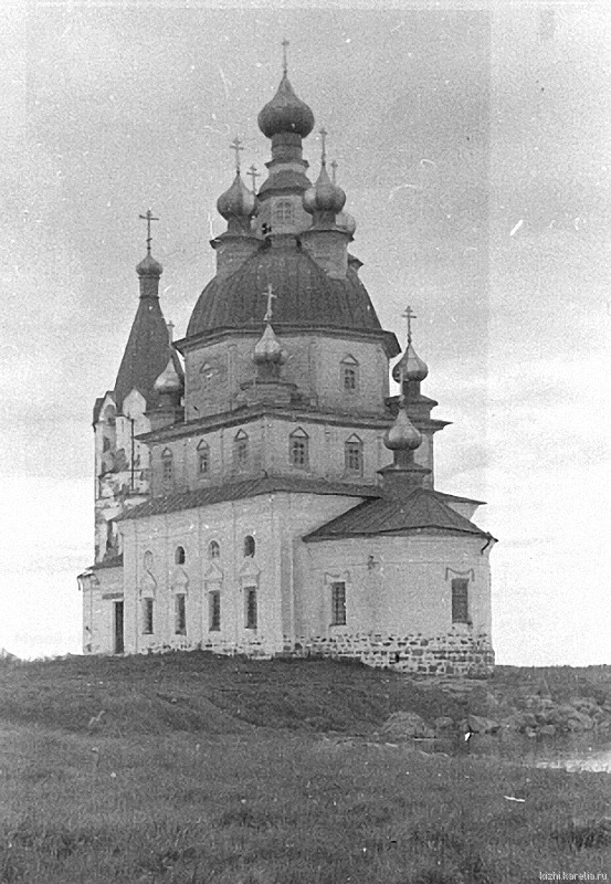 Никольская церковь (1810) в Сенной Губе. 25.07.1943.