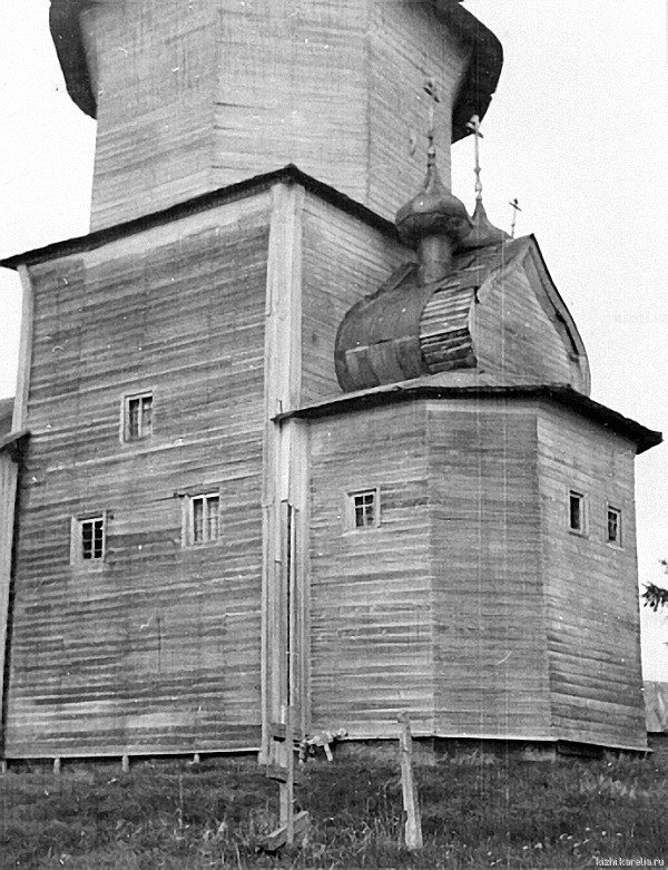 Фрагмент Вознесенской церкви в д.Типиницы. 12.06.1944.