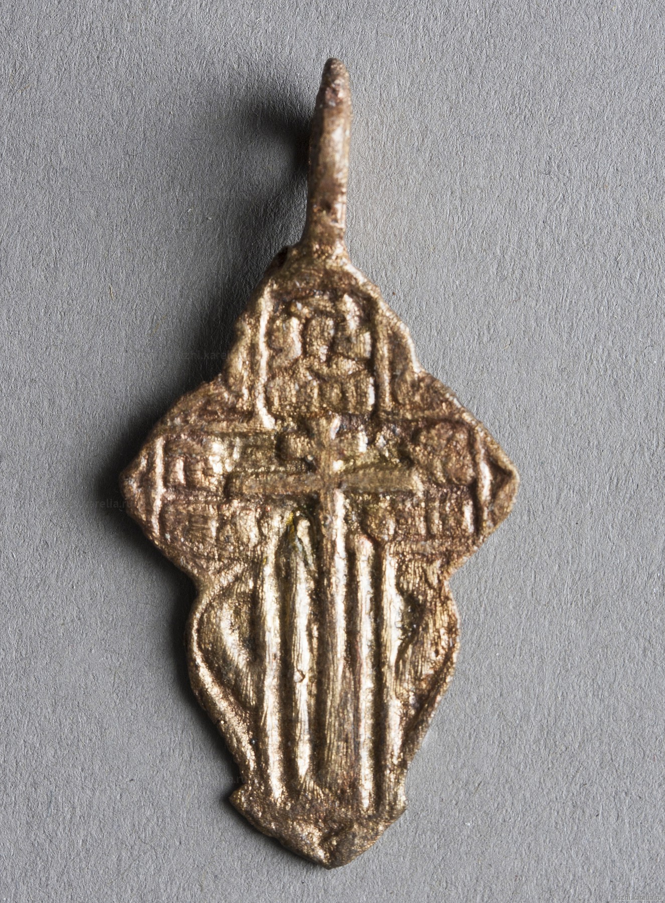 Крест нательный четырёхконечный листовидный (женский).