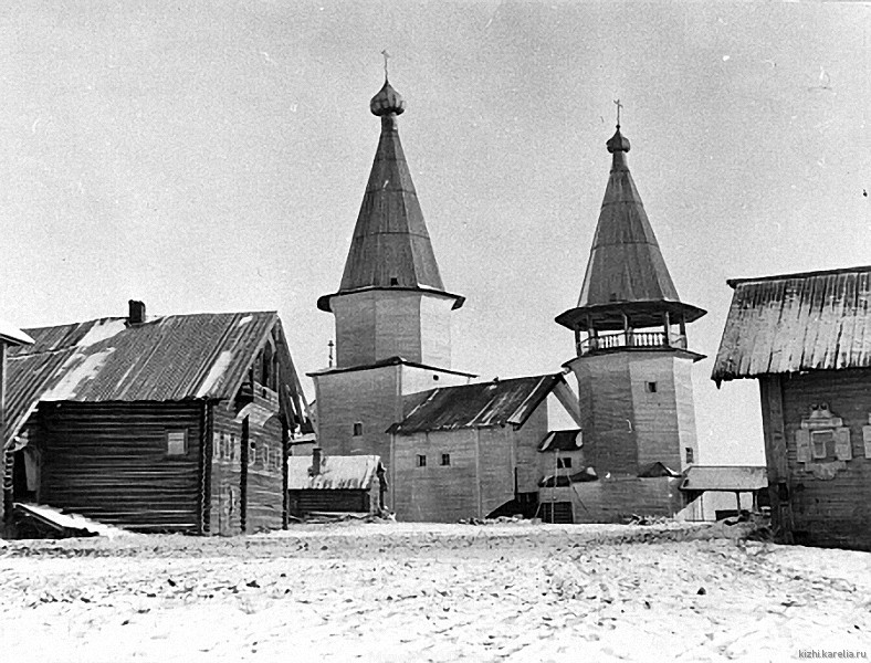 Вознесенская церковь (1761) в д.Типиницы. 06.11.1942.