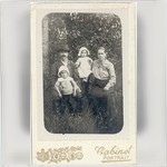 Хенрик Хейкинен с женой и двумя детьми