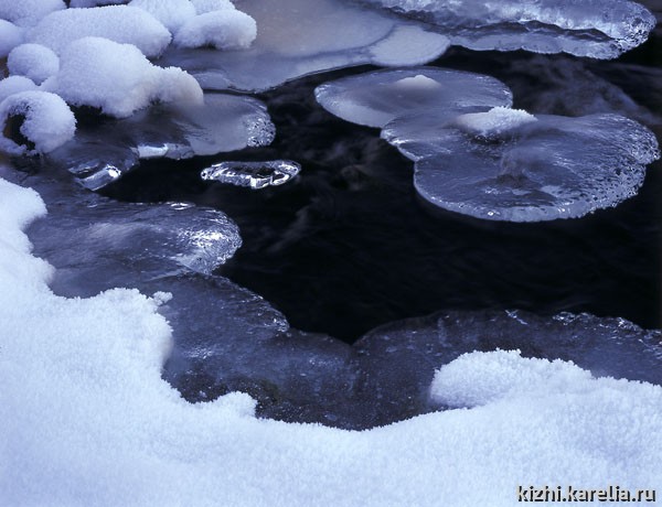 Замерзающая река