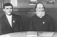 Русские сказители Карелии. (слева направо) П. И. Андреев Рябинин и Ф. А. Конашков. 1940 г.