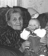Н.Т. Гавриленко с правнуком. 2000 г.
