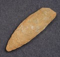 Редкая археологическая находка — наконечник копья из кварцита. Фонды музея «Кижи» продолжают знакомить с коллекциями