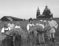 Демонстрация традиционных земледельческих работ