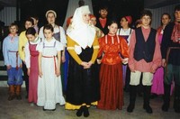 Р. Калашникова с детской группой, нач. 90-х гг.
