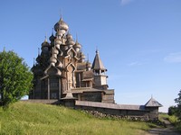Преображенская церковь до реставрации (август 2005 г.)
