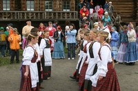 Выступление фольклорного коллектива на Старинушкиной поляне