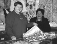 Нина Алехина в магазине «Русская вышивка» на Старом Арбате