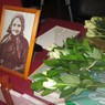 Цветы к портрету Ирины Андреевны Федосовой, выдающейся народной поэтессы, чье имя носит конференция
