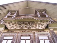 Рис.3. Декор резного балкона дома М.С.Гусева, с.Черевково, 1886 г. Фото А.Пермиловской (1010053)