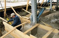Монтаж опалубки для бетонирования подземной железобетонной части фундамента