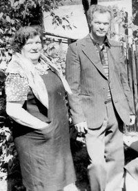 Рис.53. Анна Ефимовна и сын Иван. Фото 1961 г. (Из личного архива Л.Н.Канинг)