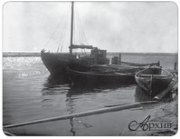 Рис. 20. Мотобот и лодки на Ладоге, фото 1932 г. (НА РК, No II-2591)