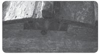 Рис. 11. Киль и сливное отверстие-«лоукко» лодки Ведлозера (фото автора, 2009 г.)