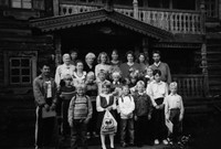Ученики Кижской школы с учителями и родителями. Фото 1995 г.