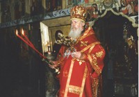 В церкви Покрова Пресвятой Богородиы в Кижах служит  Его Святейшество Патриарх Московский и всея Руси Алексий II. 2000 г.