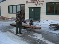 Cleaning floor with the use of the high-pressurized water delivery device 