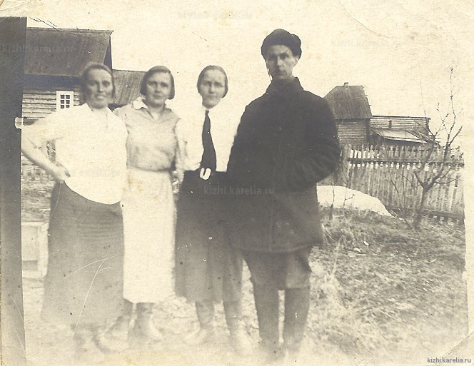 Виктор Васильевич Ржановский, Анна Петровна Ржановская, Александра Андреевна Ржановская и неизвестная женщина