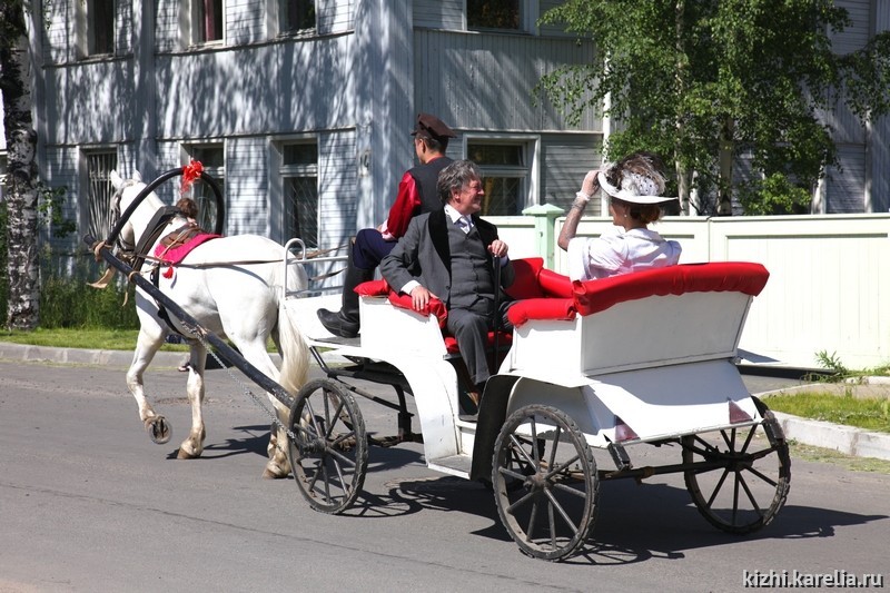 Прогулка в экипаже по старому городу