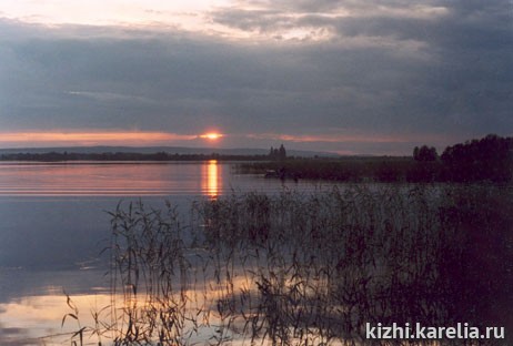 "Тихий вечер" - ночь над озером, Nightly lake photo, the darkness/obscurity of night. Поощрительный приз в номинации "Заонежские просторы"