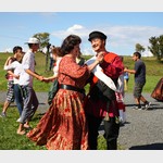 Заонежский свадебный обряд. Дружка в танце с матерью жениха