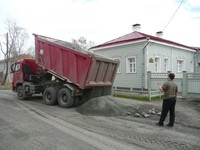 Отсыпка дороги в квартале исторической застройки