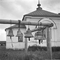 Рис. 9. Звонница в Великой Губе. 1943 г. Фотограф Паули Пиха. SA-Kuva arkisto. (Фотоархив Вооруженных сил Финляндии)