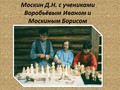 Мастера, владеющие старинными ремеслами, уже 30 лет украшают основную экспозицию на острове Кижи